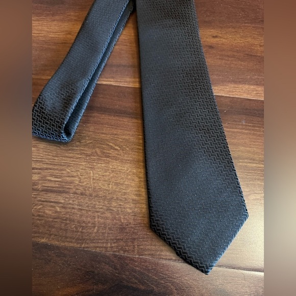🍁SALE🍁MICHAEL KORS Black Necktie - Picture 6 of 10
